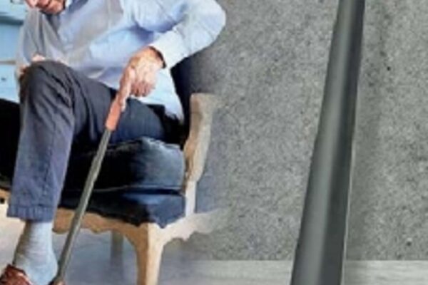 ये गैजेट्स आपका सहारा बनेंगे:कमर दर्द और गिरने का डर होगा खत्म; बुजुर्गों के लिए आसान होंगे रोजमर्रा के काम