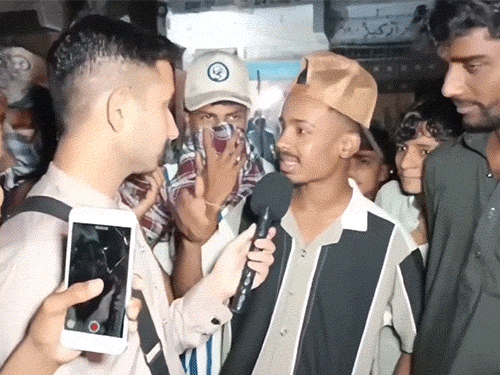 धुरंधर 2 की कमाई में पाकिस्तानियों ने हिस्सा मांगा:बोले- ₹500 करोड़ ल्यारी वालों को दे दो, पैसों से इलाके की सड़कें बनेंगी