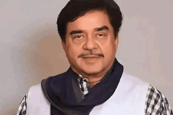 Shatrughan Sinha Calls Dhurandhar Masterpiece