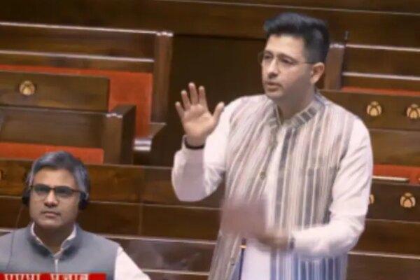 सांसद राघव चड्डा संसद में किया दावा, आपके जूस में है बीमारी फैलाने वाले रसायन, डॉक्टर से जानें पूरा सच