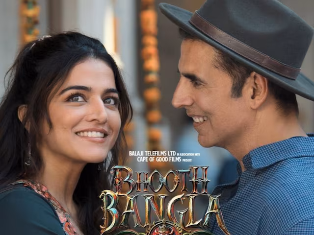 26 साल छोटी वामिका संग रोमांस पर अक्षय कुमार हो रहे ट्रोल, तोड़ी चुप्पी, बोले- ‘लोग रियल लाइफ में भी करते हैं’