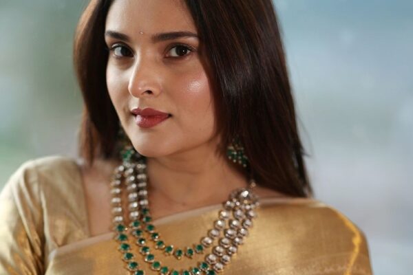 एक्ट्रेस राम्या ‘धुरंधर 2’ पर भड़कीं:रणवीर सिंह के बालों का उड़ाया मजाक; कहा- फिल्म देखने के बजाय पैसे बचाएं, OTT का इंतजार करें