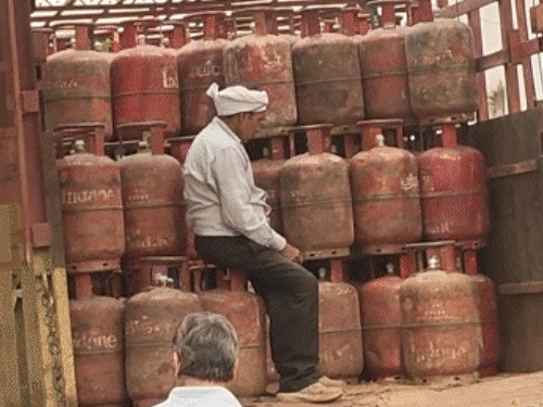 LPG Gas Cylinder Crisis; Stock Saving Plan