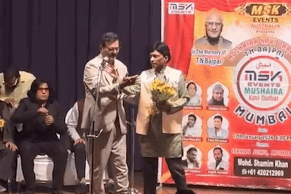 कॉमेडियन सुनील पाल की इवेंट में बेइज्जती:गुलदस्ता देने के लिए मंच पर बुलाया, फिर अपमान किया और हाथ से माइक छीना, वीडियो वायरल