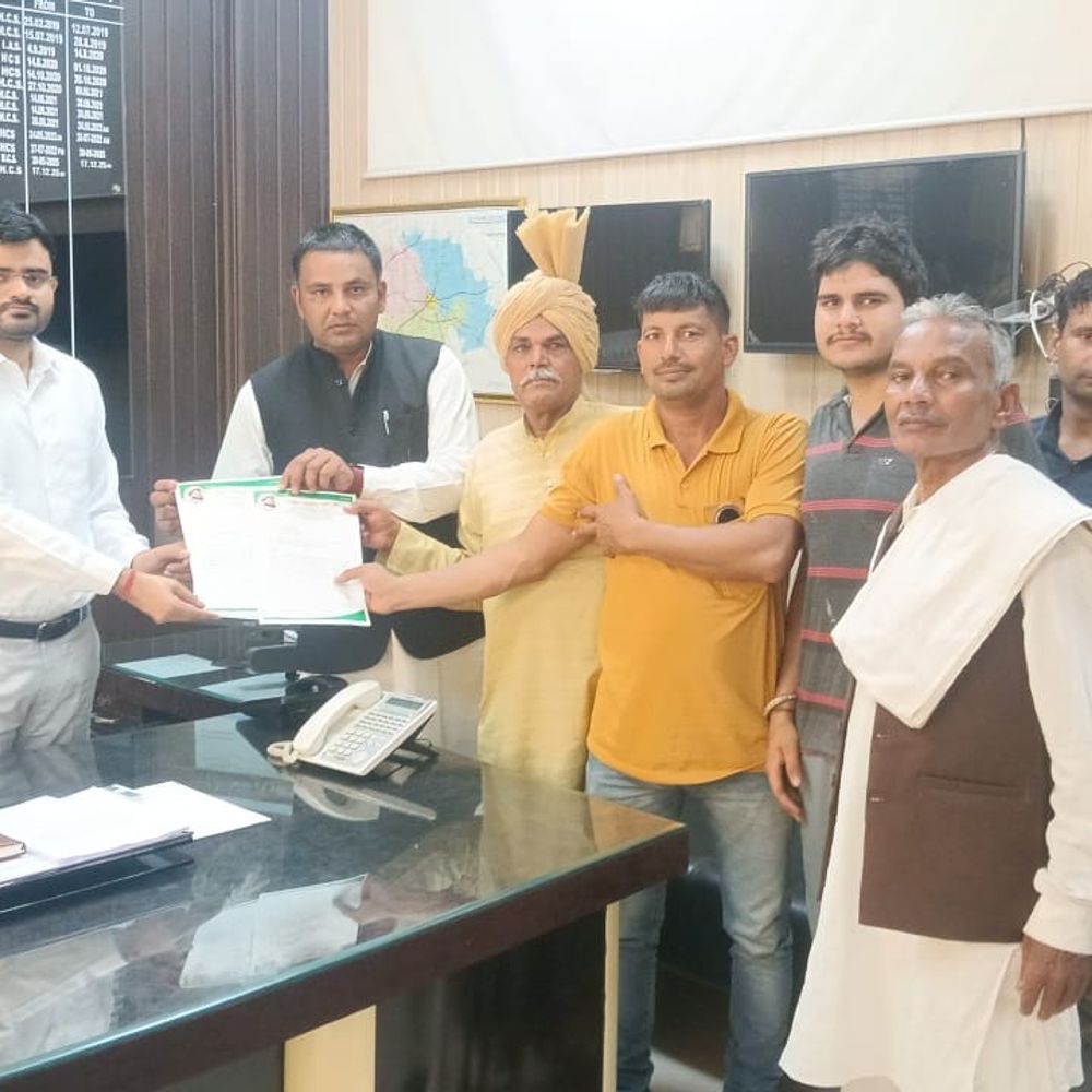 रोहतक में नेहरा खाप की बादशाह पर कार्रवाई की मांग:गाने में लड़कियों को स्कूल ड्रेस में नचाने पर आपत्ति; CM के नाम शिकायत दी