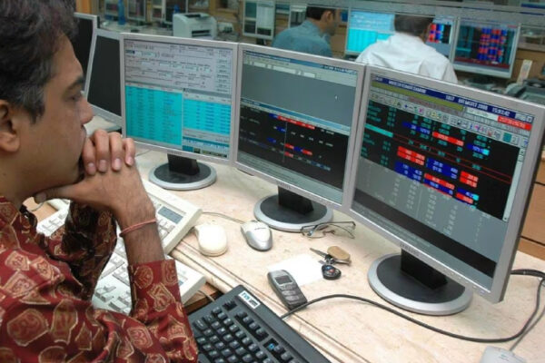 ₹21,000 Cr Outflow in March 2026 Amid West Asia Crisis