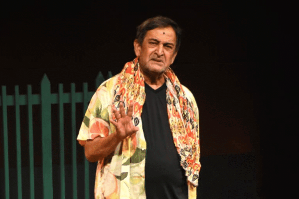 महेश मांजरेकर के नाटक एनिमल का मुंबई में प्रीमियर:जैकलीन फर्नांडिज और अनुषा दांडेकर समेत कई सेलेब्स प्ले देखने पहुंचे