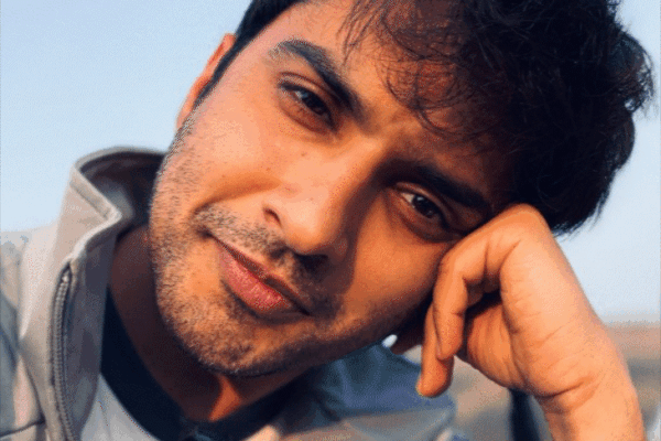 'साइको सैया’ के अनुद सिंह ढाका बोले:क्लैपरबॉय था, इरफान खान ने कहा- तुम्हें एक्टर बनना ही चाहिए