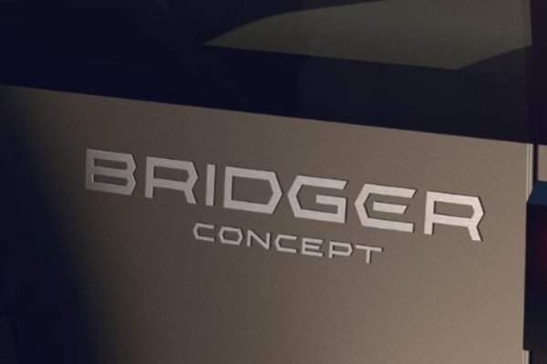 ब्रिजर नाम से आएगी रेनो की नई सब-4 मीटर SUV:6 एयरबैग्स और टर्बो इंजन के साथ 10 मार्च लॉन्च होगी, जिम्नी और थार से मुकाबला