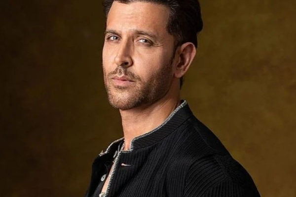 ऋतिक रोशन और प्राइम वीडियो की नई फिल्म का ऐलान:कॉमेडी फिल्म मेस में चोरों और सनकी मकान मालिक की कहानी; राजेश कृष्णन करेंगे डायरेक्ट