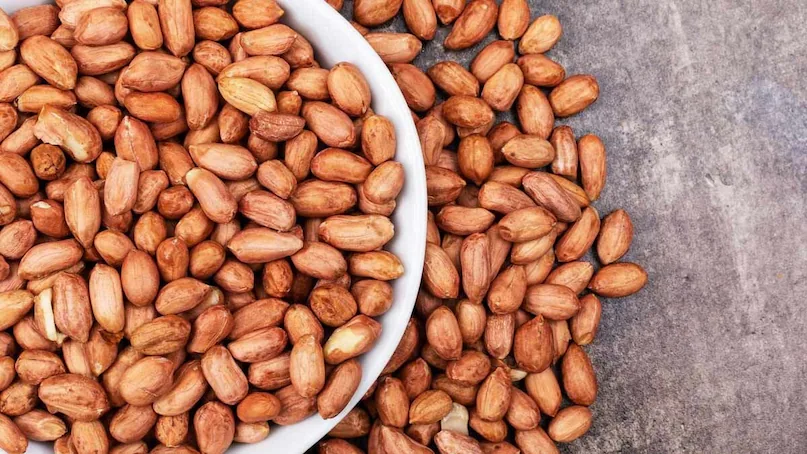 Peanuts : क्या मूंगफली खाने से कोलेस्ट्रॉल कम होता है? दिल की सेहत के लिए क्या वाकई जादुई है? जानिए पूरा सच
