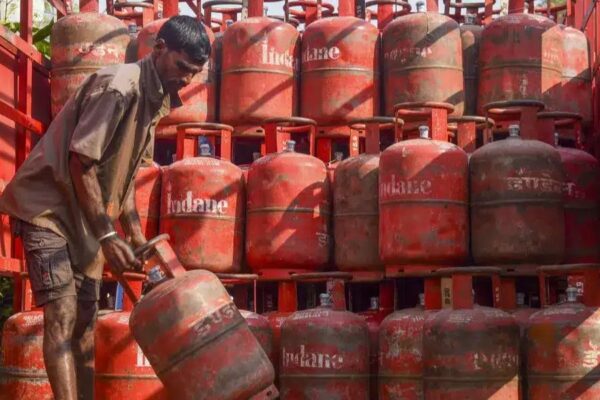 India Orders Refiners to Boost LPG Production Amid Middle East Crisis