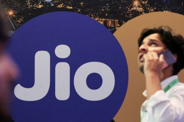 जियो ने IPO के लिए 17 ग्लोबल बैंकर्स नियुक्त किए:₹40,000 करोड़ से ज्यादा जुटा सकती है कंपनी, ये देश का सबसे बड़ा IPO होगा