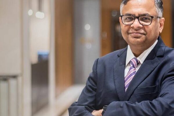 टाटा संस के चंद्रशेखरन के तीसरे टर्म पर फैसला टला:मीटिंग में चेयरमैन बोले- ट्रस्ट-बोर्ड में तालमेल जरूरी; नोएल टाटा ने कार्यकाल बढ़ाने के लिए रखीं 4 शर्तें