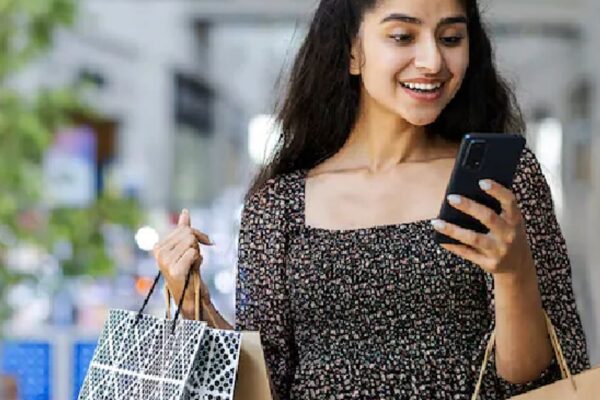 जेन-जी ने बदला खरीदारी का ट्रेंड:कंपनियों को प्रोडक्ट के साथ कोई कहानी, लाइफस्टाइल पेश करना पड़ रहा