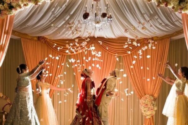 मोबाइल से बाहर निकला मनोरंजन, 44% बढ़े लाइव इवेंट:मेगा वेडिंग्स, ग्लोबल कॉन्सर्ट्स के दम पर 1.45 लाख करोड़ का हुआ इवेंट बाजार