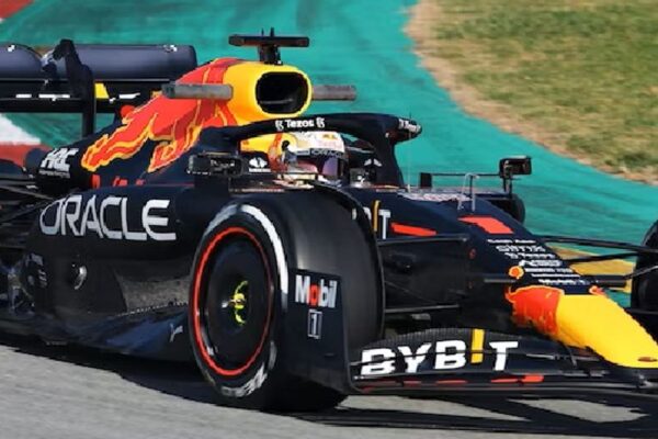 फॉर्मूला-1 सिर्फ कारों की रेस नहीं,लाइफस्टाइल का ब्रांड बन गया:2018 में एफ1 के ऑनलाइन फॉलोअर्स 2 करोड़ थे, जो 8 साल में 6 गुना बढ़कर 11.5 करोड़ हो गए