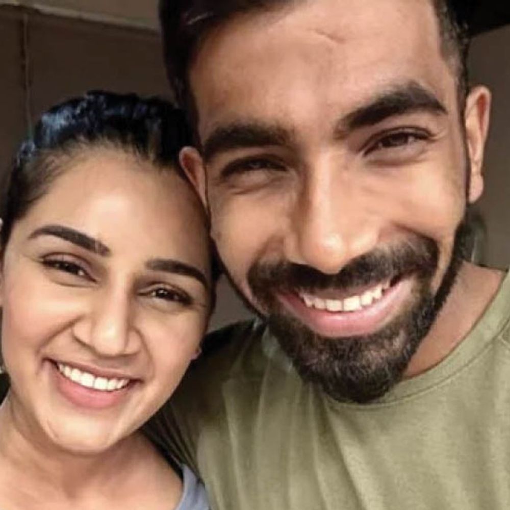 बुमराह को पत्नी संजना ने किया रोस्ट:धुरंधर 2 का वायरल मीम सोशल मीडिया पर शेयर किया; पूछा- घर की याद नहीं आई तुझे जस्सी?