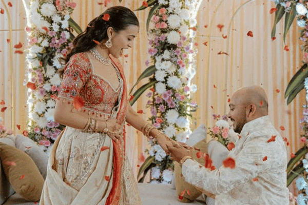 पृथ्वी शॉ ने एक्ट्रेस आकृति अग्रवाल से की सगाई:क्रिकेटर ने इंस्टाग्राम पर दी जानकारी, मंगेतर को बताया जिंदगी की परफेक्ट पारी