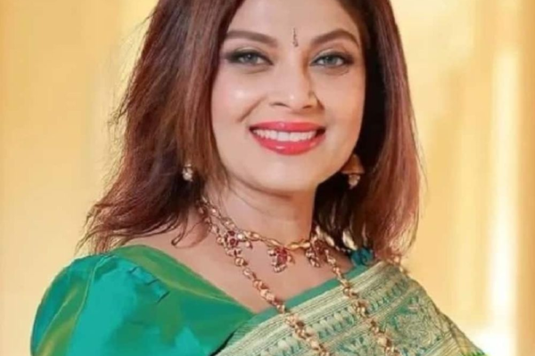 वर्षा उसगांवकर समेत 5 एक्ट्रेस से ₹47 लाख की ठगी:प्रोड्यूसर के खिलाफ केस दर्ज; प्रॉपर्टी में निवेश के नाम पर फंसाया, पैसे मांगने पर धमकी दी