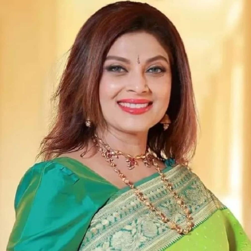 वर्षा उसगांवकर समेत 5 एक्ट्रेस से ₹47 लाख की ठगी:प्रोड्यूसर के खिलाफ केस दर्ज; प्रॉपर्टी में निवेश के नाम पर फंसाया, पैसे मांगने पर धमकी दी