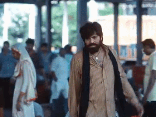 मासूम शर्मा की नई फिल्म कॉन्ट्रोवर्सी में घिरी:दावा- बैन सॉन्ग 'खटोला' जैसे लिरिक्स-ट्यून इस्तेमाल किए, टीजर में पिस्टल थामे नजर आए सिंगर