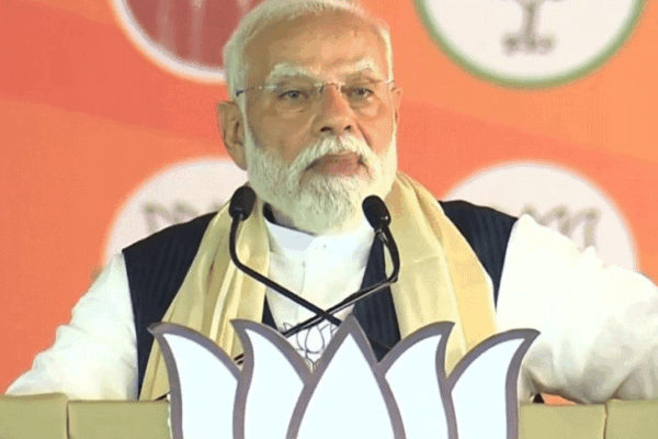 मोदी ने चुनावी रैली में फिल्मों का जिक्र किया:बोले- विपक्ष ने 'धुरंधर', 'कश्मीर फाइल्स' और 'केरल स्टोरी' को झूठ बताया, उनका यही काम