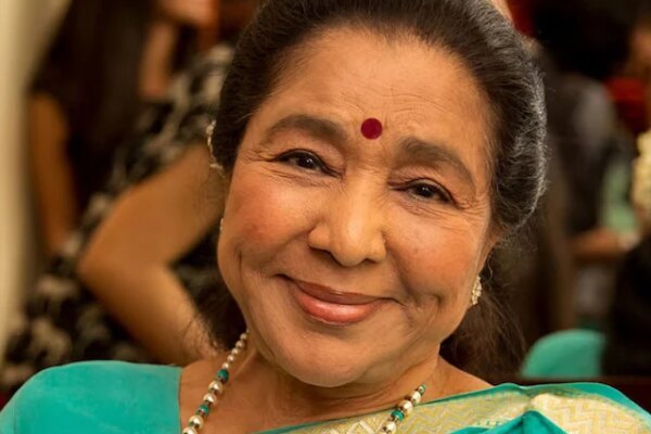 Asha Bhosle Health Live: हॉस्पिटल में चल रहा आशा भोसले का इलाज, 1100 करोड़ क्लब है ‘धुरंधर 2’ का अगला टारगेट