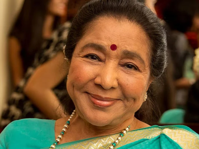 Asha Bhosle Health Live: हॉस्पिटल में चल रहा आशा भोसले का इलाज, 1100 करोड़ क्लब है ‘धुरंधर 2’ का अगला टारगेट