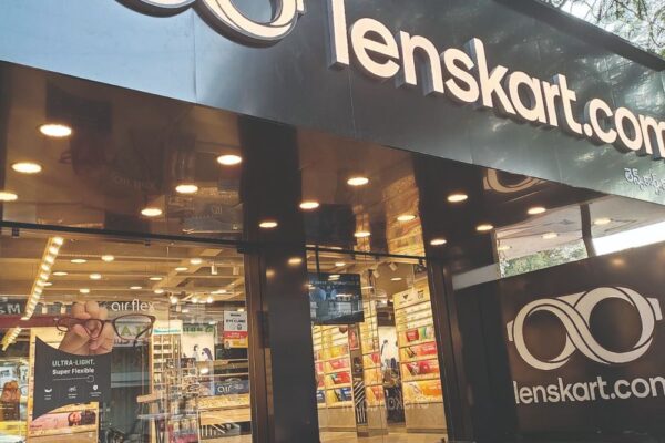 लेंसकार्ट के ड्रेस कोड पर विवाद:बिंदी-तिलक पर रोक और हिजाब को मंजूरी देने वाला लेटर वायरल, CEO पीयूष बंसल बोले- यह पुरानी गाइडलाइन