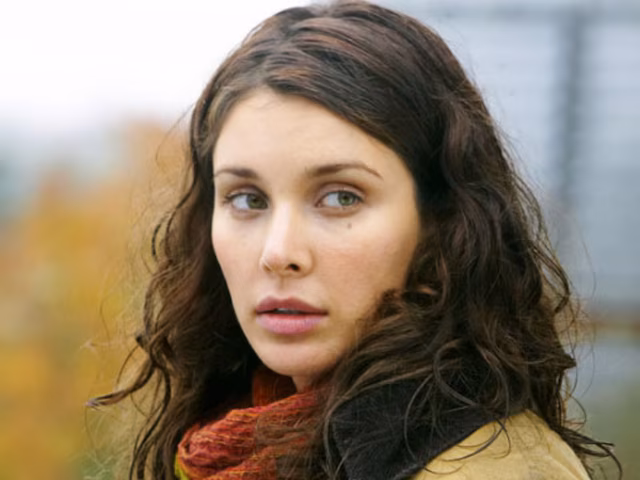 लेबनान पर इजराइली अटैक से सदमे में लीजा रे, एक्ट्रेस की वॉर खत्म करने की अपील- ‘शब्द नहीं बचे हैं’