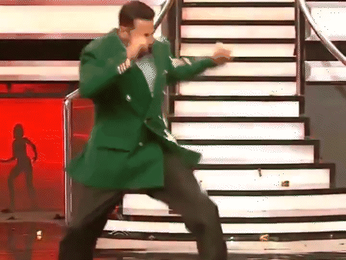 अक्षय कुमार का हील्स पहनकर 'लाल परी' गाने पर डांस:महिलाओं को किया सलाम, बोले- इसे कैसे पहन लेती हो आप; मुझे तो बहुत डर लगा