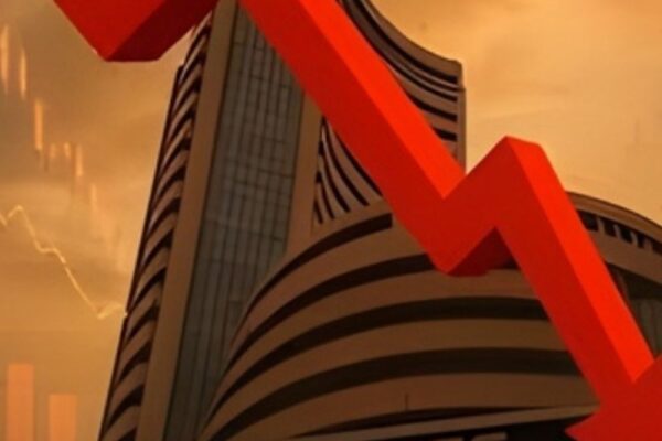 सेंसेक्स 1613 अंक गिरा, 77,550 पर कारोबार कर रहा:निफ्टी भी 461 अंक गिरी 23,590 पर पहुंची; PSU बैंकों में बिकवाली
