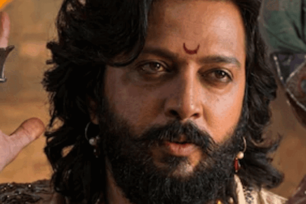 बागेश्वर बाबा के बयान पर भड़के रितेश देशमुख:कहा था- जिम्मेदारी छोड़ना चाहते थे शिवाजी महाराज, एक्टर बोले- अपमान बर्दाश्त नहीं; बाबा ने माफी मांगी