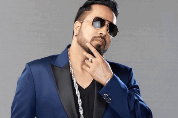 सलमान के बाद मीका भी राजपाल के सपोर्ट में उतरे:कहा- किसी के बुरे वक्त का मजाक उड़ाना गलत; सिने एसोसिएशन बोला- ये मजाक नहीं अपमान