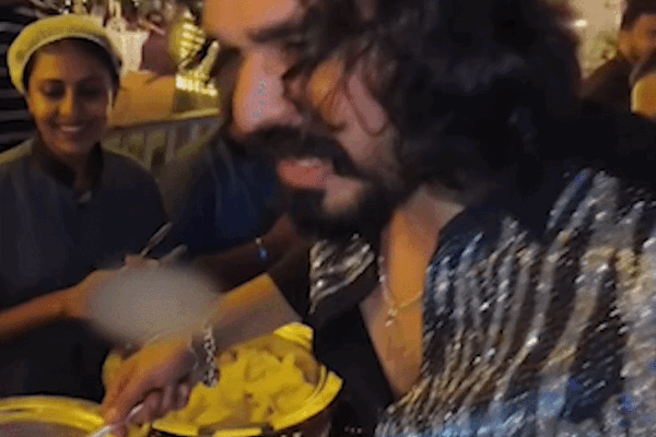 एक्टर ने जबरदस्ती एक्ट्रेस को बीफ खिलाने की कोशिश की:भड़के फैंस, सफाई में मुस्लिम एक्टर शियास ने एक्ट्रेस की बीफ सर्व करते वीडियो जारी की