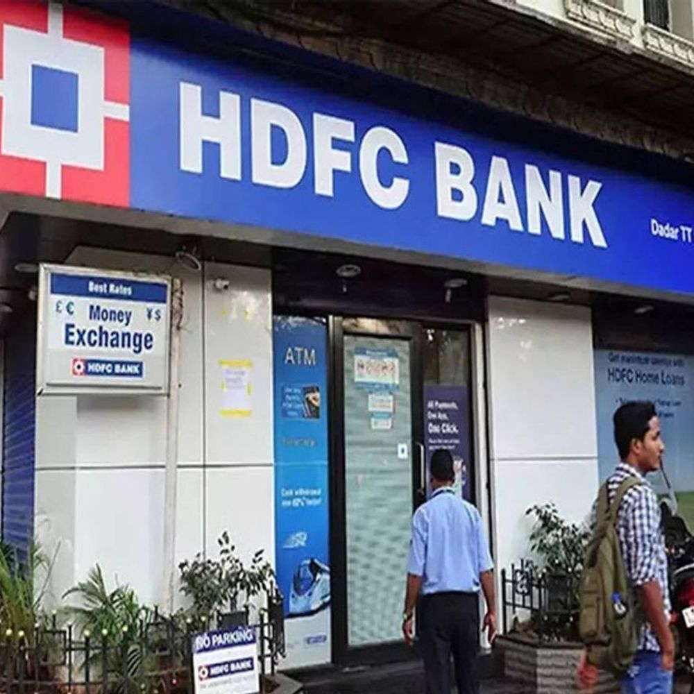 HDFC बैंक का मुनाफा 9% बढ़कर ₹19,221 करोड़ हुआ:मार्च तिमाही में रेवेन्यू भी 5% बढ़ा; बैंक हर शेयर पर ₹13 का डिविडेंड देगा