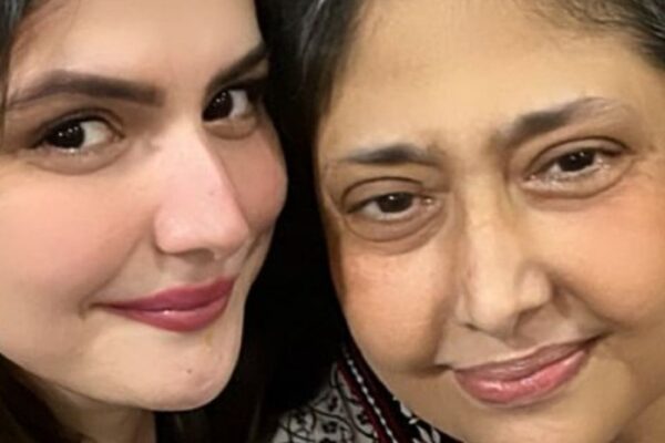 जरीन खान की मां परवीन खान का निधन:लंबे समय से थीं बीमार, जनाजा हुआ; कुछ घंटों पहले ही पालतु बिल्ली की मौत की खबर दी थी