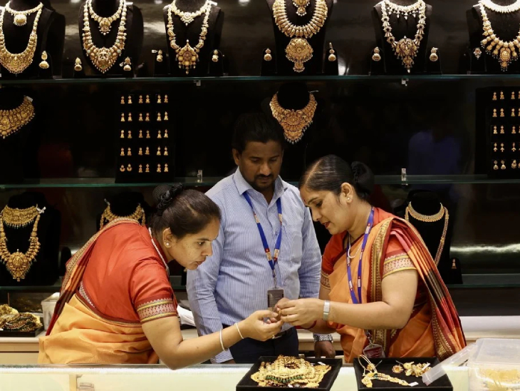 Gold silver prices dip gold dearer this year
