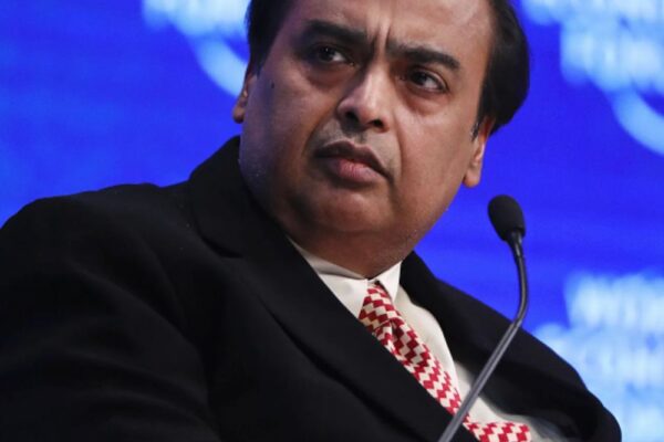 रिलायंस का मुनाफा 13% गिरकर ₹16,971 करोड़ रहा:चौथी तिमाही में रेवेन्यू 13% बढ़कर ₹2.98 लाख करोड़ पहुंचा; शेयर होल्डर को ₹6 लाभांश मिलेगा