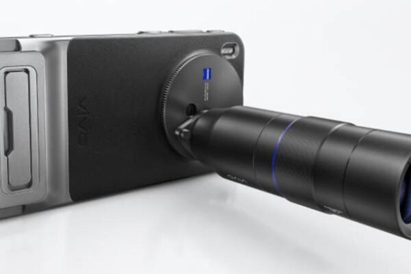 स्मार्टफोन कैमरा की नई रेस:फोटोग्राफी किट से DSLR जैसे फीचर्स दे रही कंपनियां; वीवो-ओपो जैसे ब्रांड एक्सटर्नल लेंस दे रहे