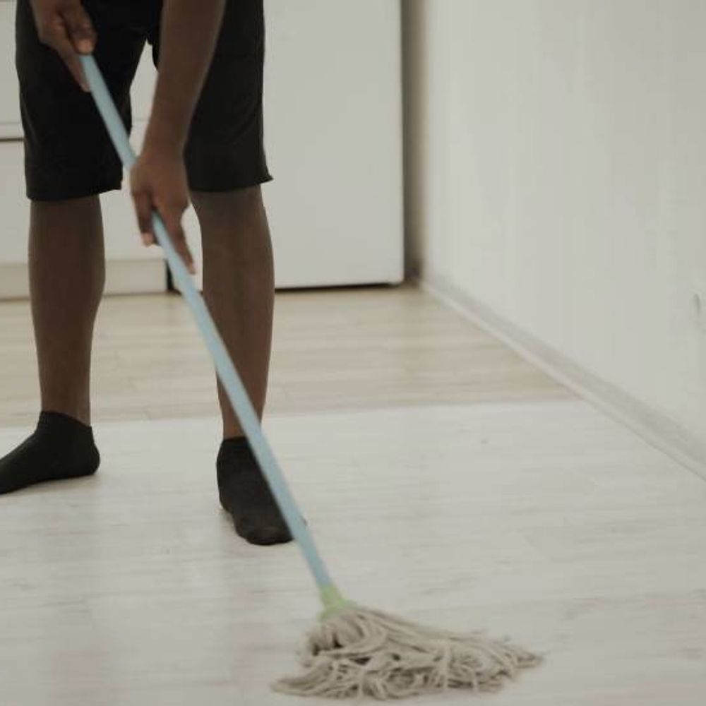 इंस्टेंट होम सर्विस’ ने पकड़ी रफ्तार:बर्तन मांजने, पोंछा लगाने, खाना पकाने की सर्विस अब नई रेस; 20 लाख बुकिंग, यूजर 1 करोड़ पार