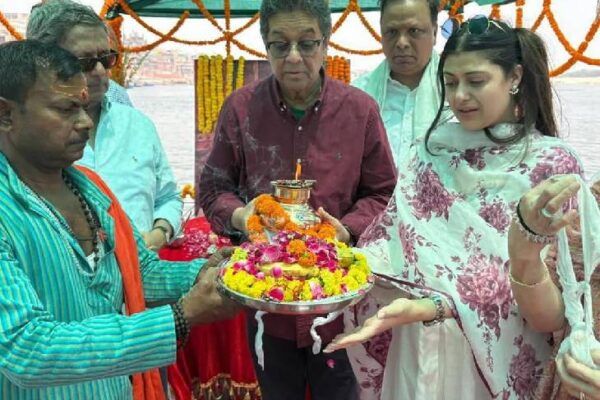 Asha Bhosle Ashes Immersed in Ganga Kashi