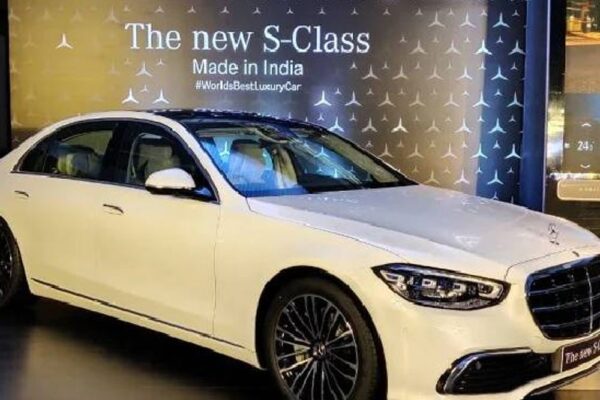 खाड़ी संकट: रईस ग्राहक टाल रहे महंगी कारों की खरीदारी:देश में बिकीं रिकॉर्ड 47 लाख कारें, पर लग्जरी सेगमेंट की हिस्सेदारी महज 1%