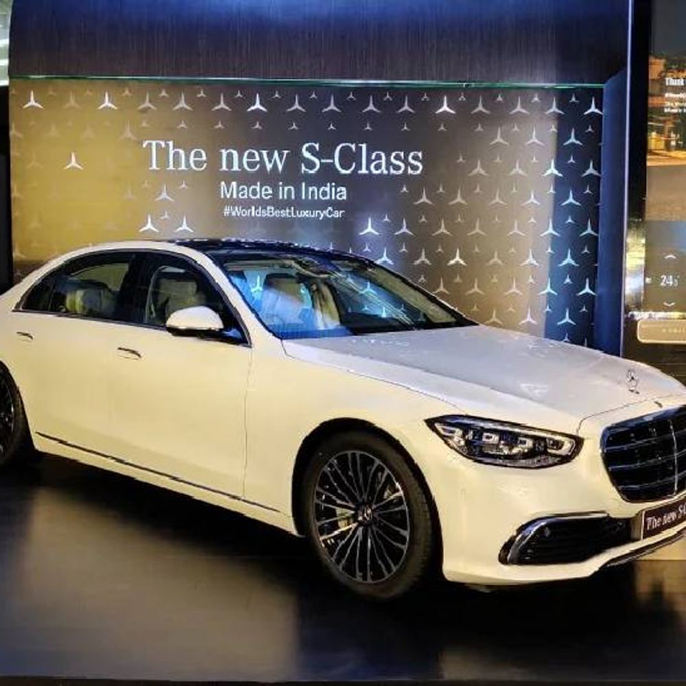 खाड़ी संकट: रईस ग्राहक टाल रहे महंगी कारों की खरीदारी:देश में बिकीं रिकॉर्ड 47 लाख कारें, पर लग्जरी सेगमेंट की हिस्सेदारी महज 1%