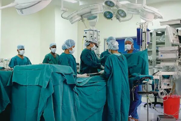 जन्म से नीली पैदा हुई बच्ची, 6 साल तक सांस लेने को जूझी, 7 घंटे खुला रहा दिल और जीत गई जंग