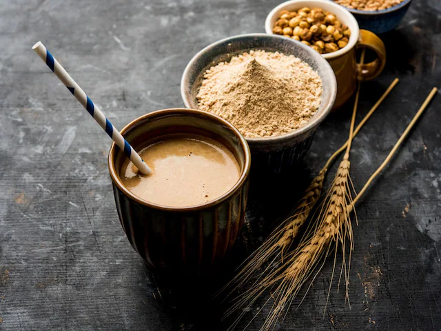 गर्मियों में बिना एसी के भी शरीर रहेगा ठंडा, चना पीसकर बना लें यह देसी ड्रिंक, 2 मिनट में ऐसे करें तैयार