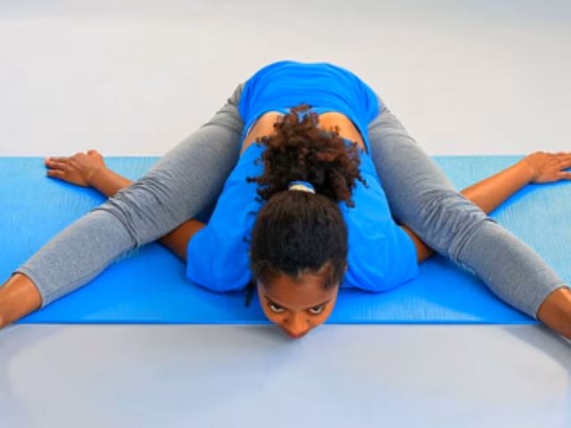 कुर्मासन योग से कमर दर्द, कब्ज और तनाव में कैसे मिलेगी राहत