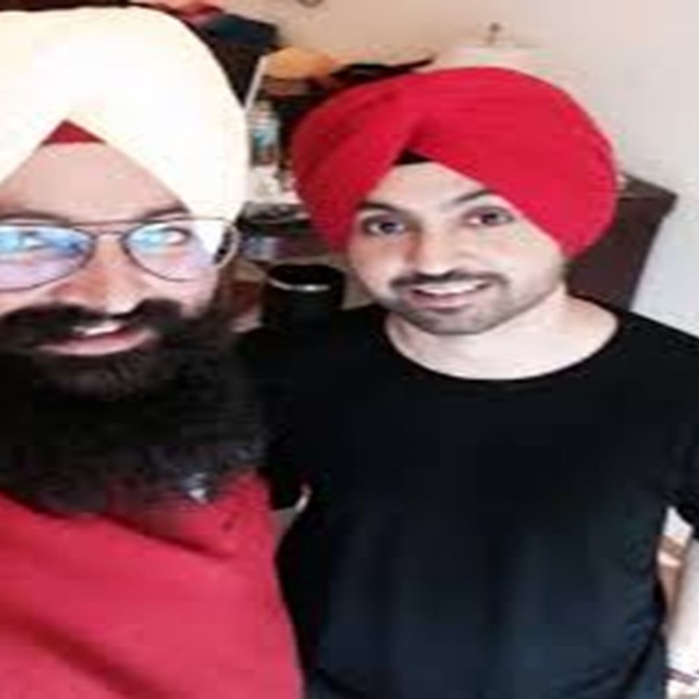 सिंगर दिलजीत के मैनेजर के फॉर्म हाउस पर फायरिंग:सोशल मीडिया पोस्ट में लॉरेंस गैंग ने ली जिम्मेदारी, पुलिस बोली-कोई पुष्टि नहीं, मौके से दो खोल बरामद