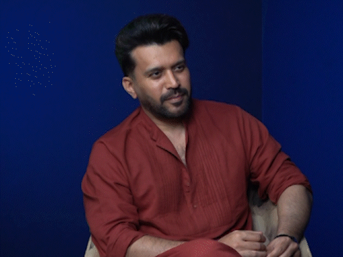 अंजुम शर्मा बोले- ‘कप्तान’ का 'मुन्ना' जमीनी और रॉ किरदार:कहा- 'मिर्जापुर' के बाद कुछ अलग करना था; सीरीज में शरद शुक्ला का रोल निभाया था